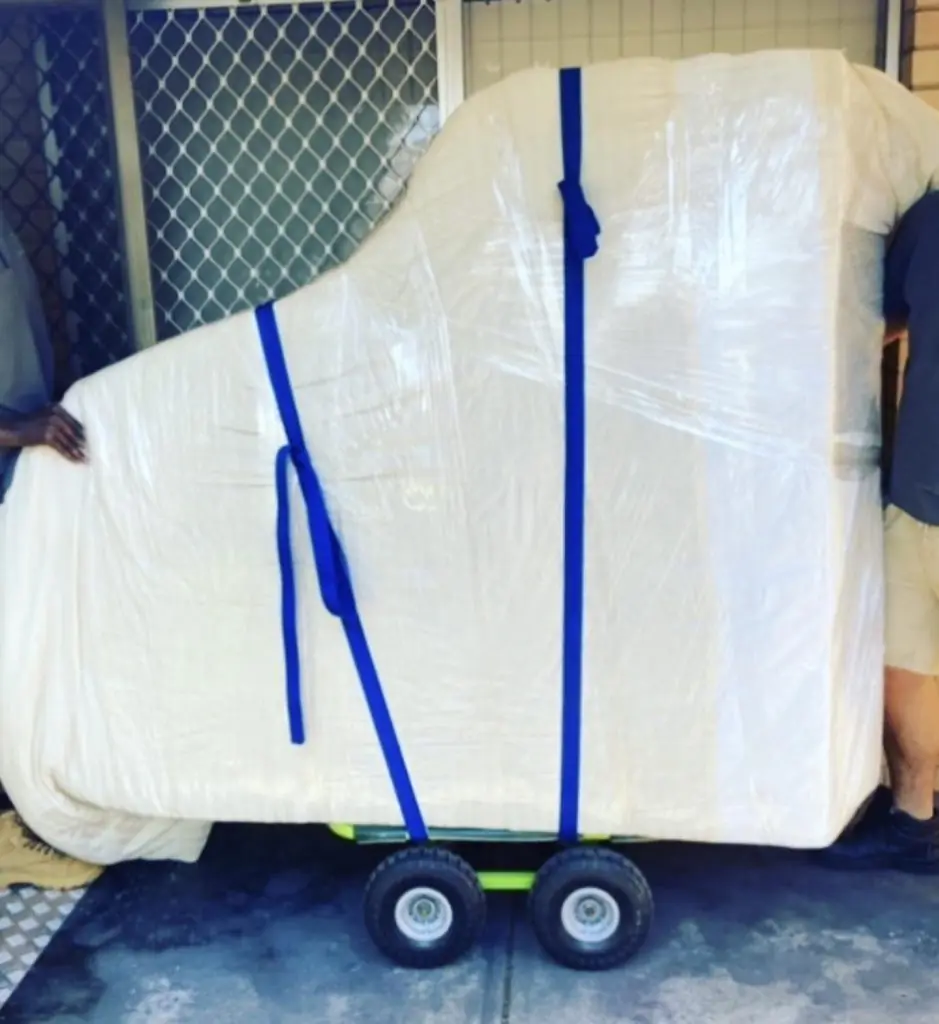 Blankets and straps for heavy items: Japanese Removals at work in Perth